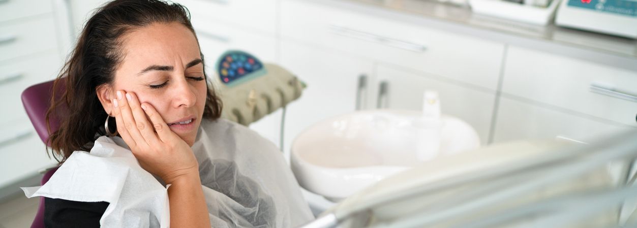 ¿Qué es una urgencia dental y cuándo deberías acudir de inmediato?
