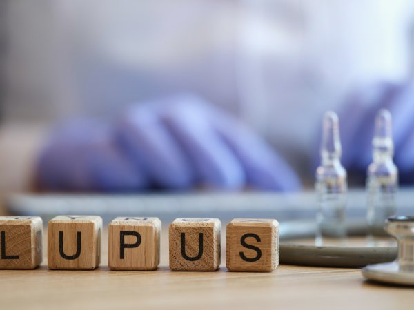 Lupus: qué es, síntomas de alerta y cómo afecta el sistema inmune